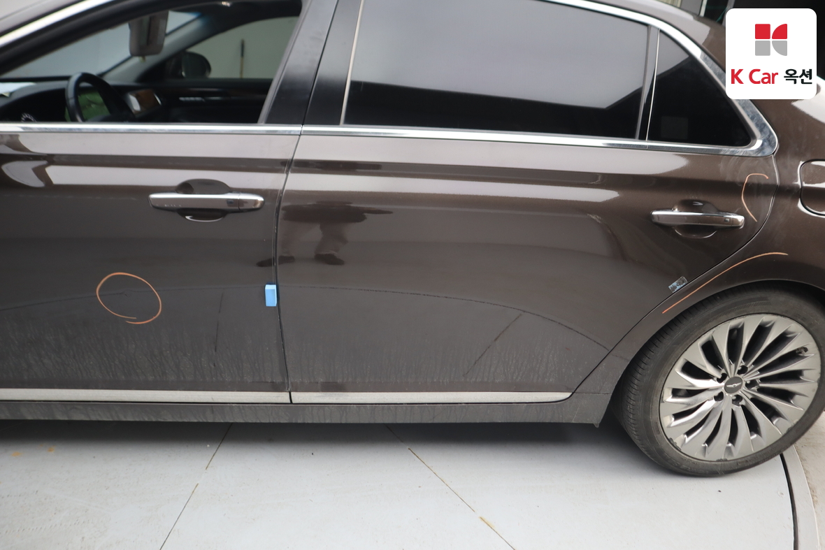 هيونداي جينيسيس EQ900 2017 - صورة 49