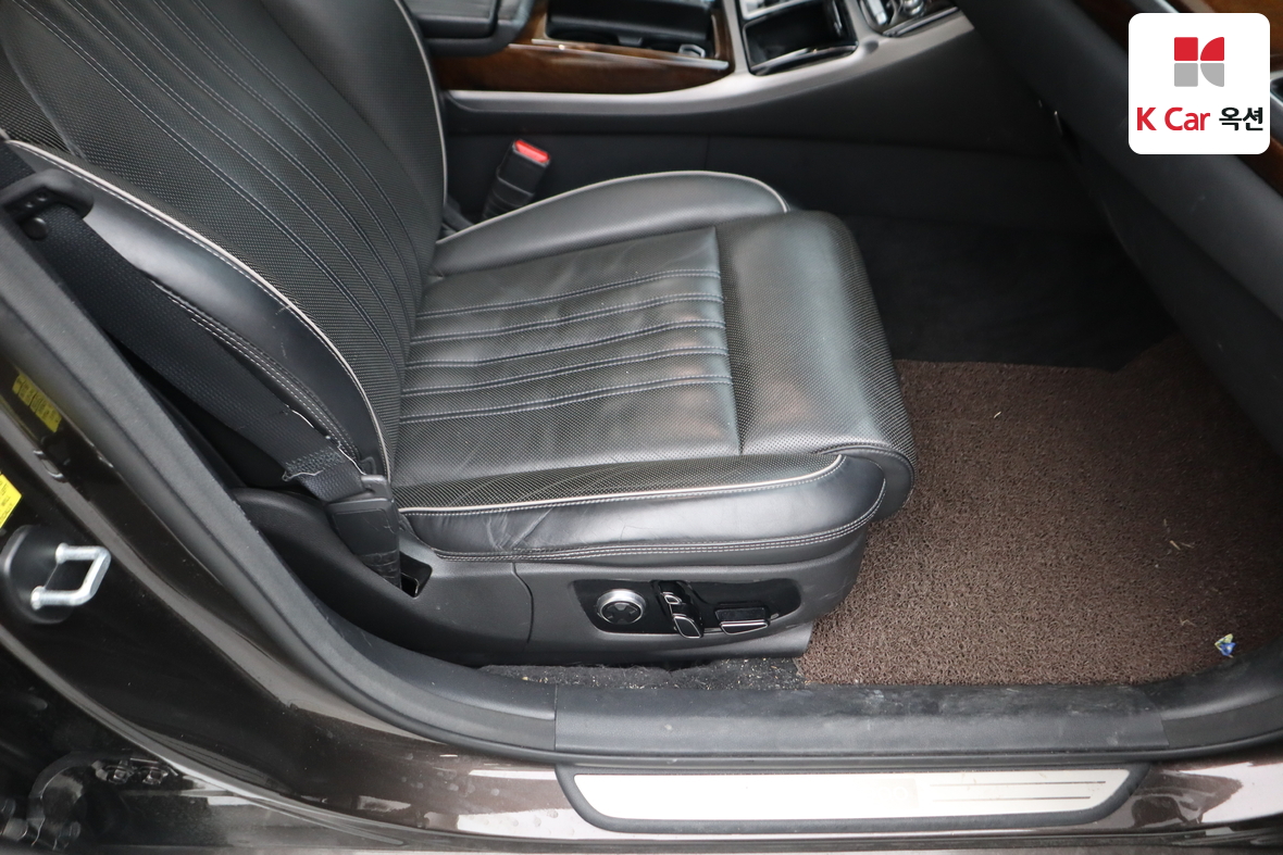 هيونداي جينيسيس EQ900 2017 - صورة 37