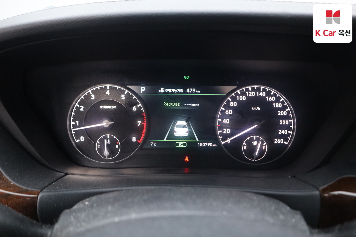 هيونداي جينيسيس EQ900 2017 - صورة 5