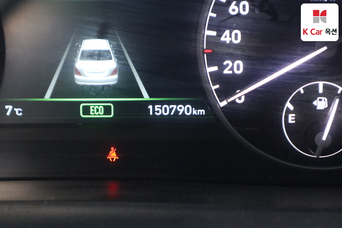 هيونداي جينيسيس EQ900 2017 - صورة 4