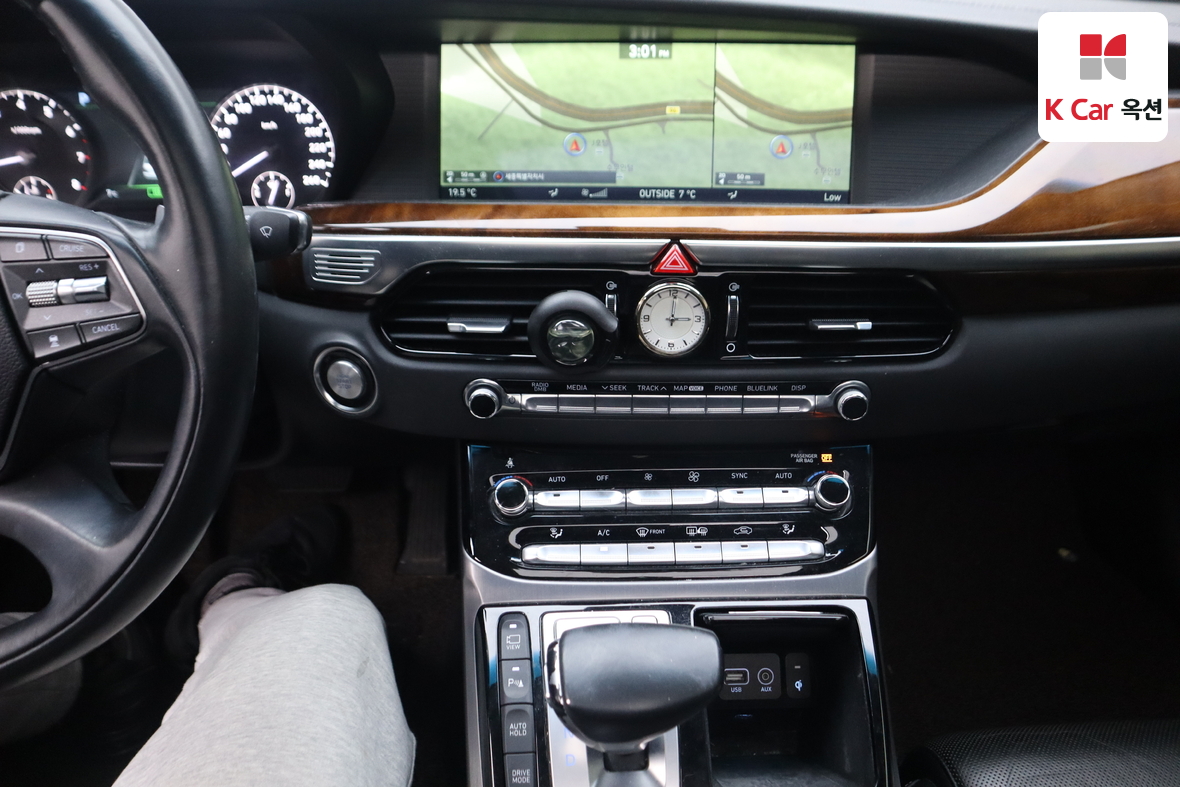 هيونداي جينيسيس EQ900 2017 - صورة 6