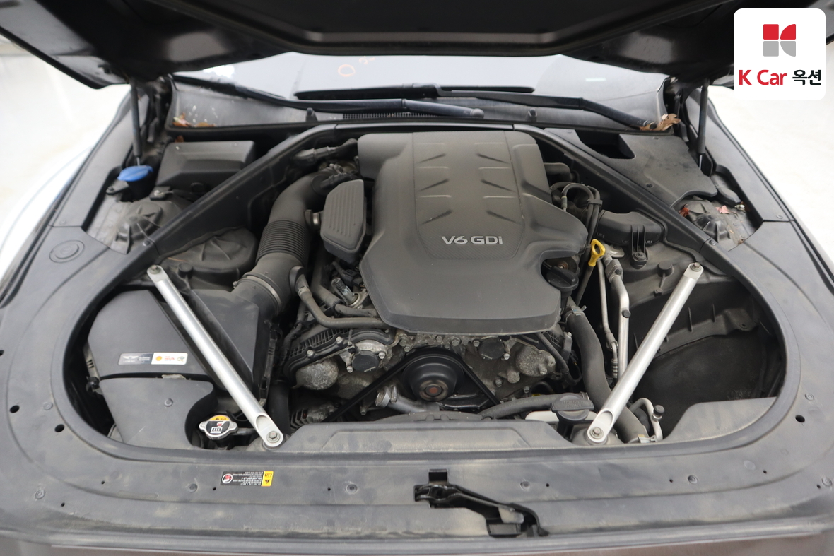 هيونداي جينيسيس EQ900 2017 - صورة 40