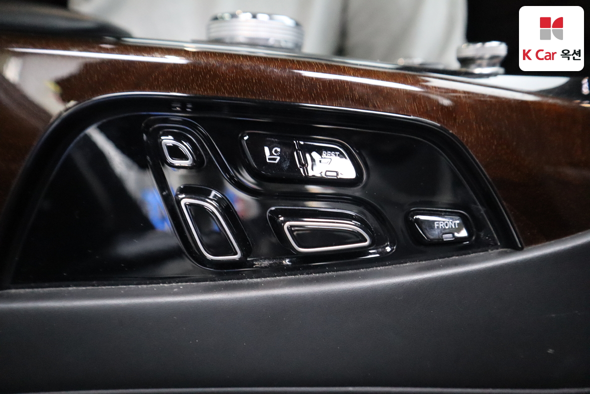 هيونداي جينيسيس EQ900 2017 - صورة 35