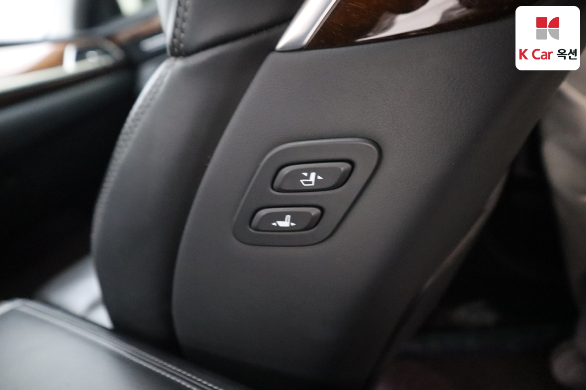 هيونداي جينيسيس EQ900 2017 - صورة 25