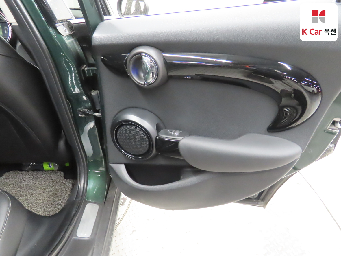 BMW MINI 2018 - Image 29