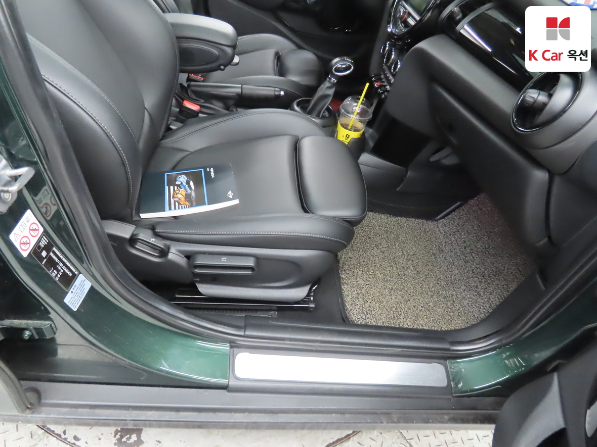 BMW MINI 2018 - Image 32