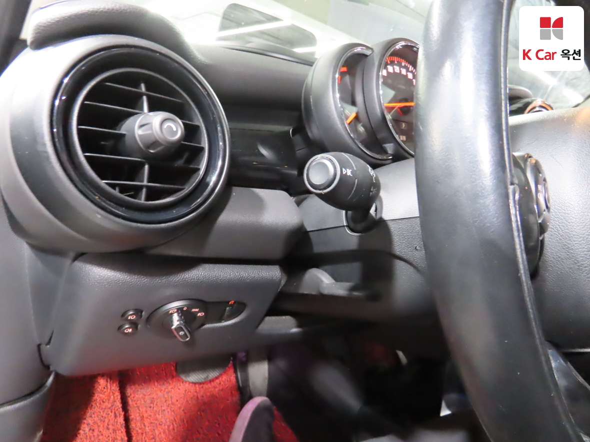 BMW MINI 2018 - Image 9