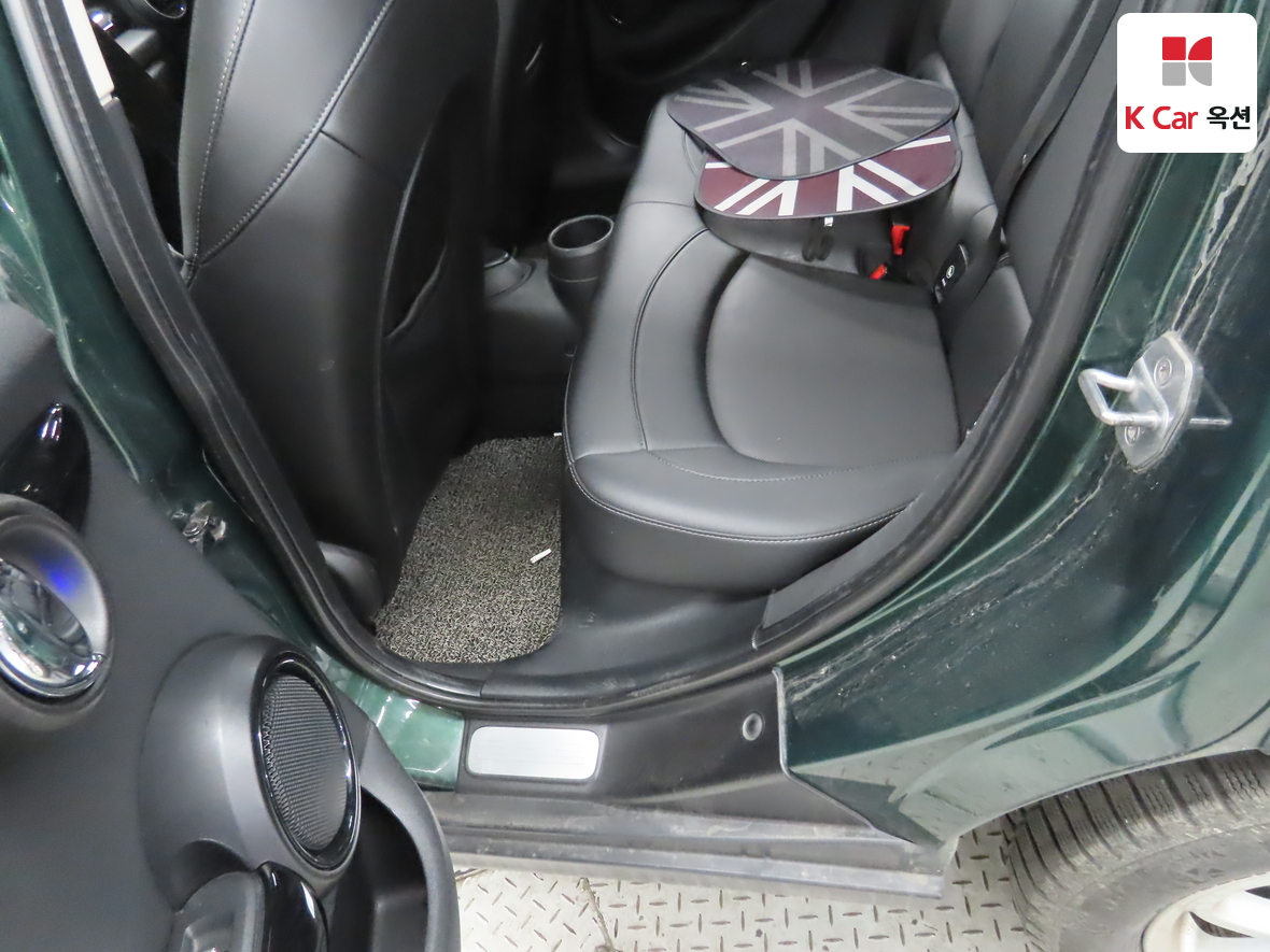 BMW MINI 2018 - Image 25