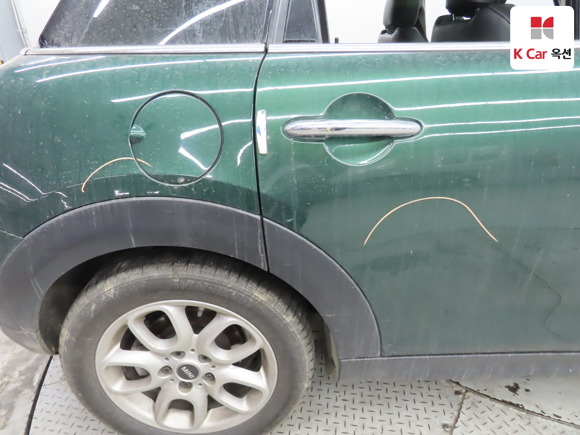 BMW MINI 2018 - Image 40