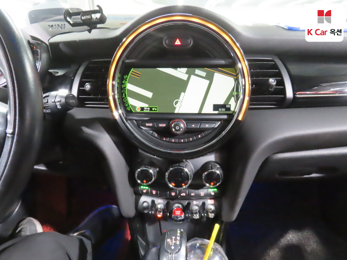 BMW MINI 2018 - Image 6