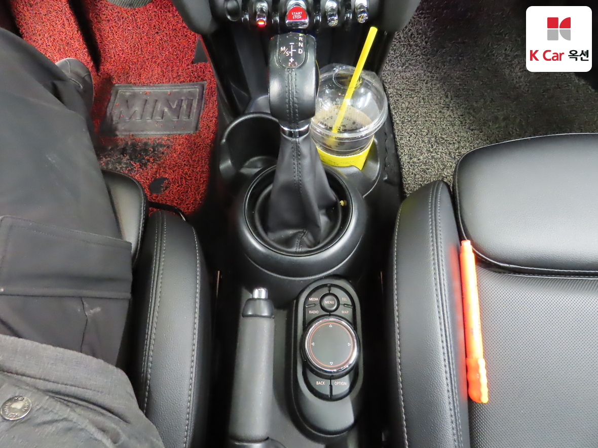 BMW MINI 2018 - Image 16