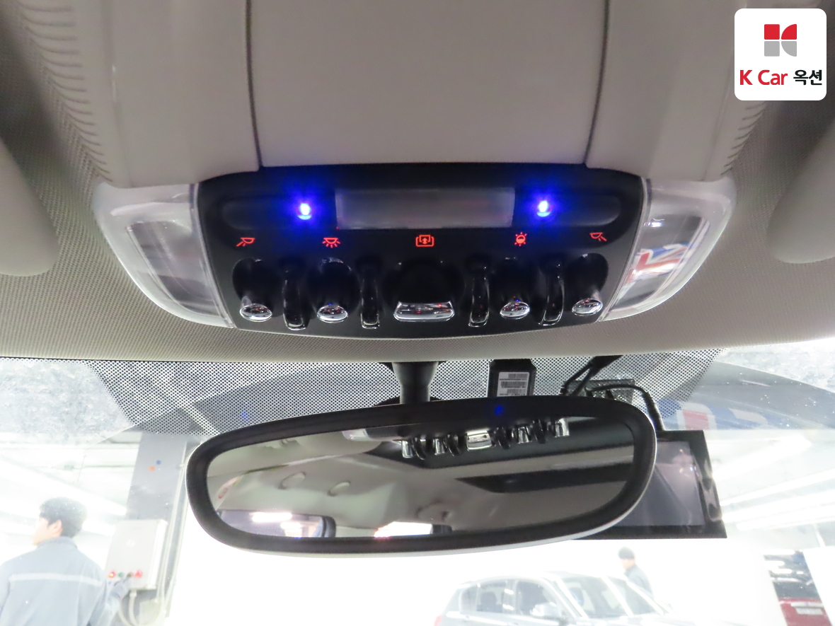 BMW MINI 2018 - Image 12