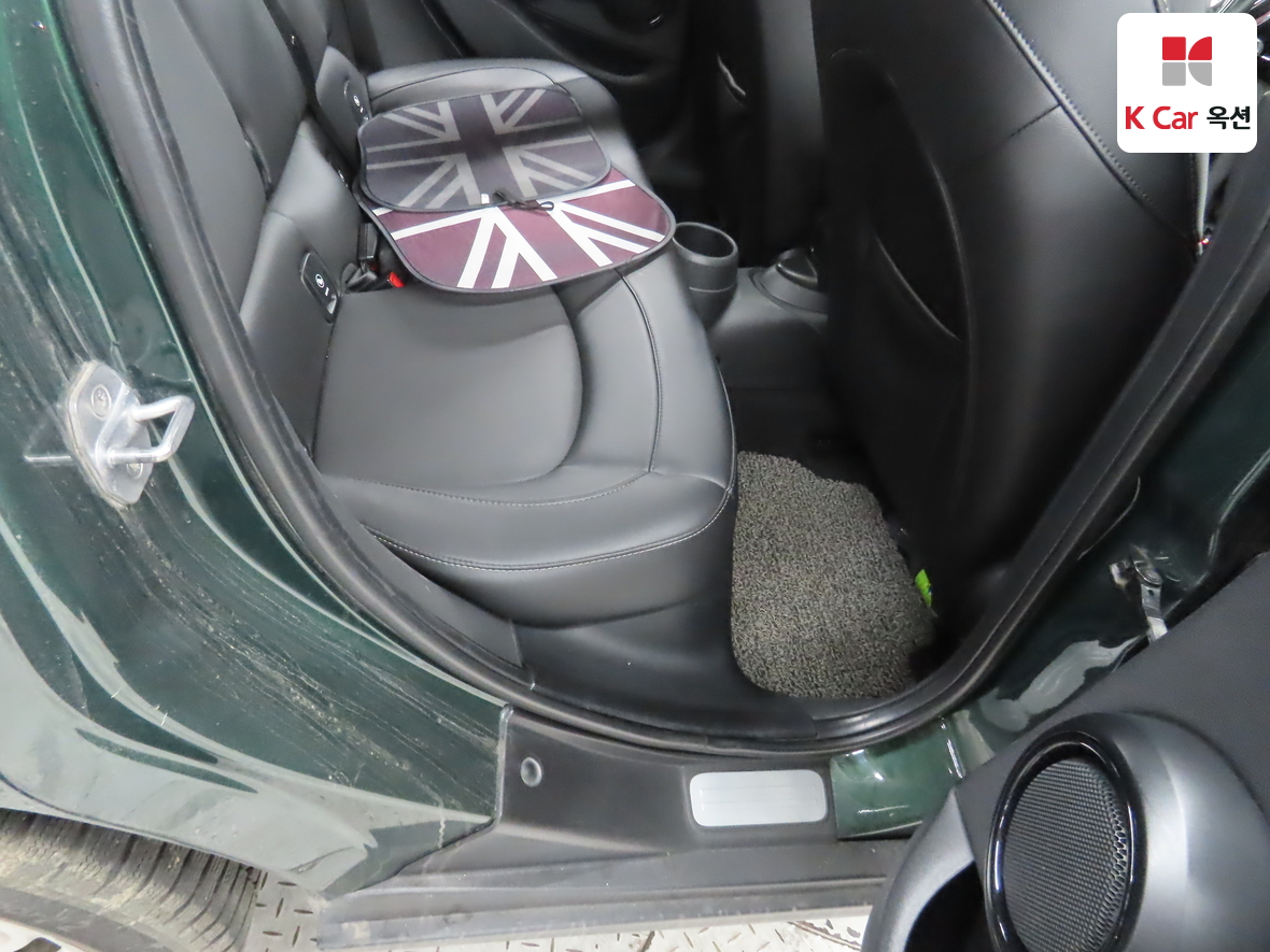 BMW MINI 2018 - Image 30