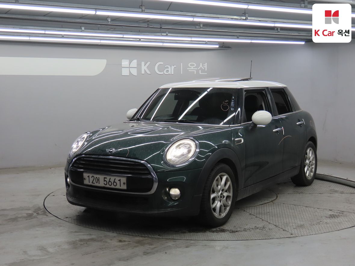 BMW MINI 2018 - Image 1