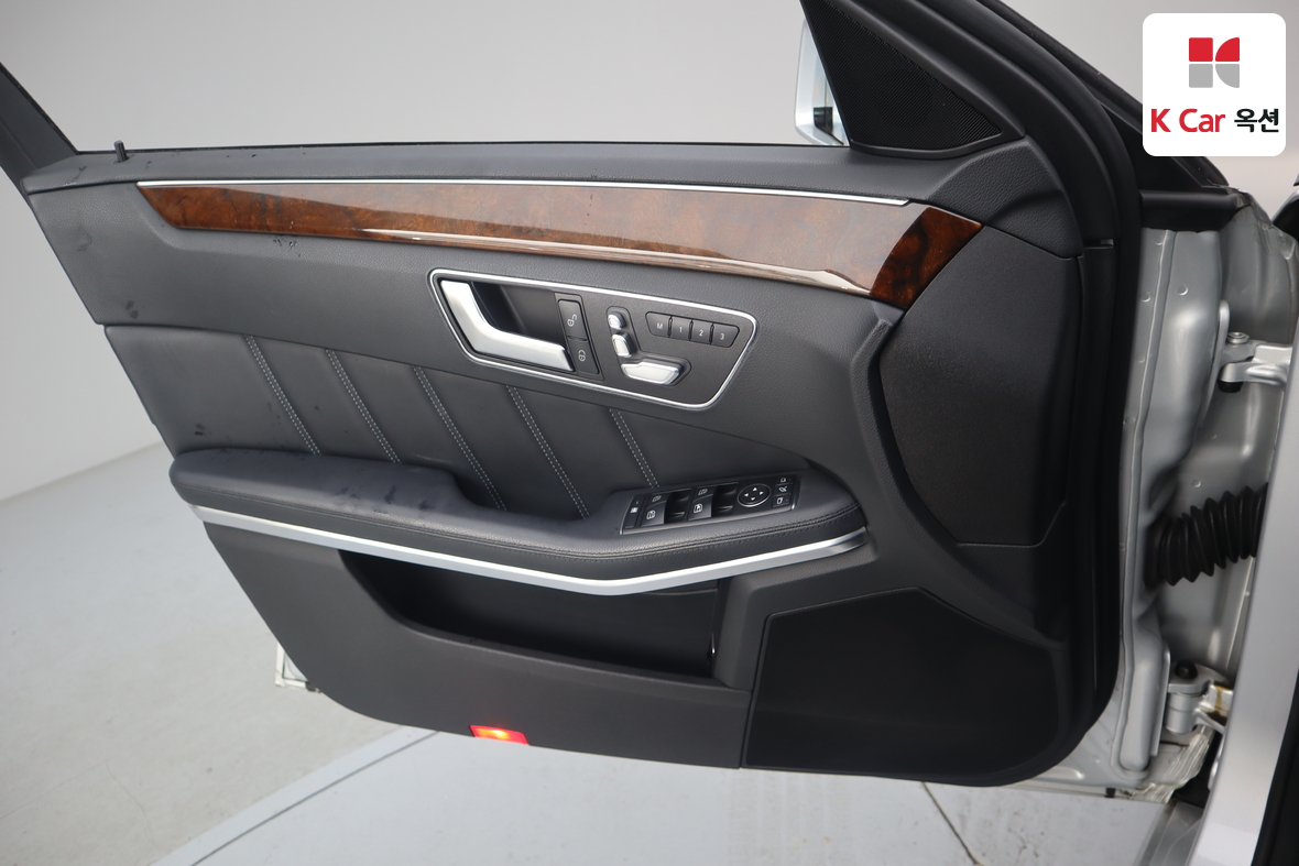 Mercedes-Benz E-Class 2014 - Image 8