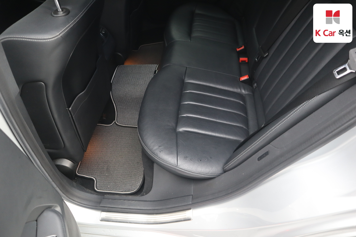 Mercedes-Benz E-Class 2014 - Image 25