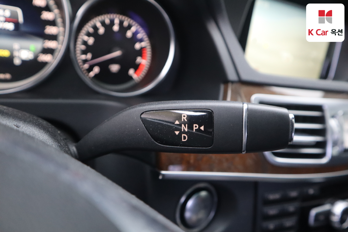 Mercedes-Benz E-Class 2014 - Image 12