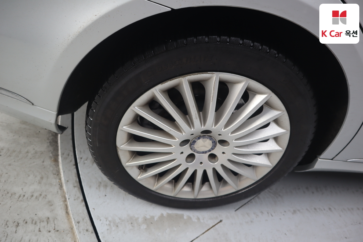 Mercedes-Benz E-Class 2014 - Image 43