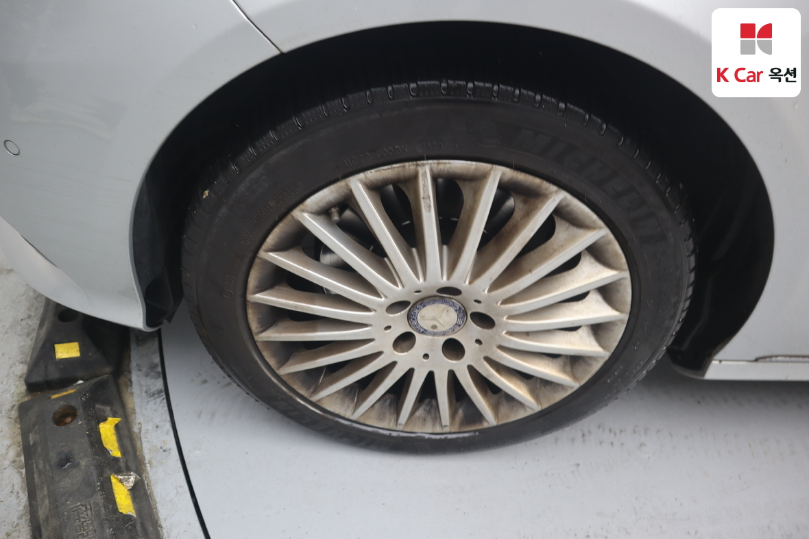 Mercedes-Benz E-Class 2014 - Image 41