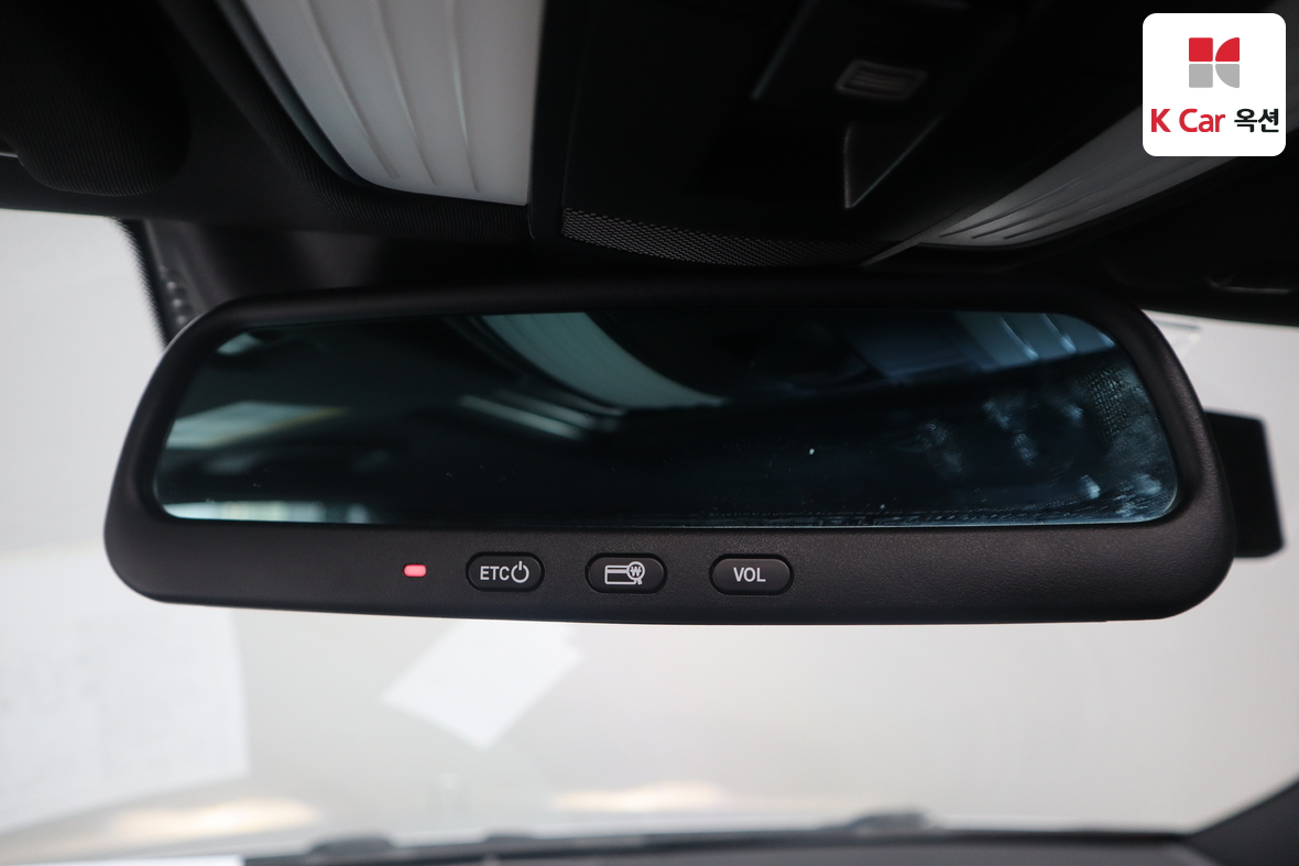 Mercedes-Benz E-Class 2014 - Image 13