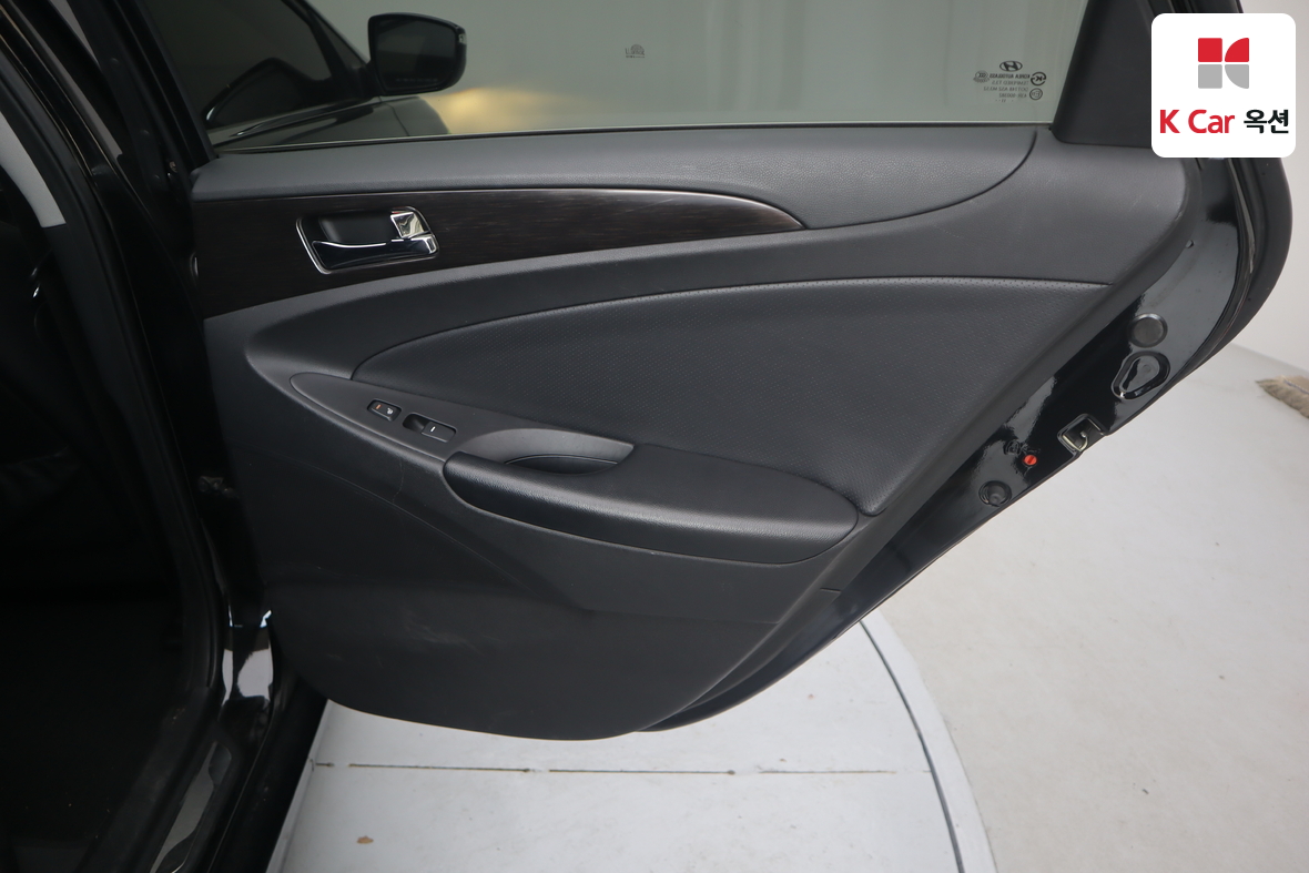 هيونداي سوناتا 2012 - صورة 25