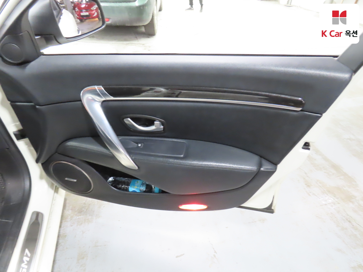 Renault Samsung SM7 2012 - Image 30