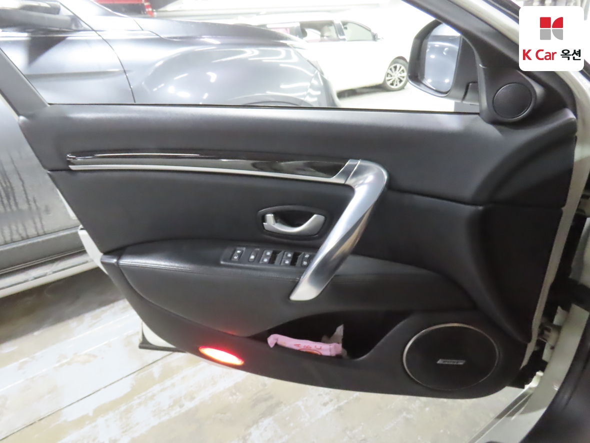 Renault Samsung SM7 2012 - Image 8