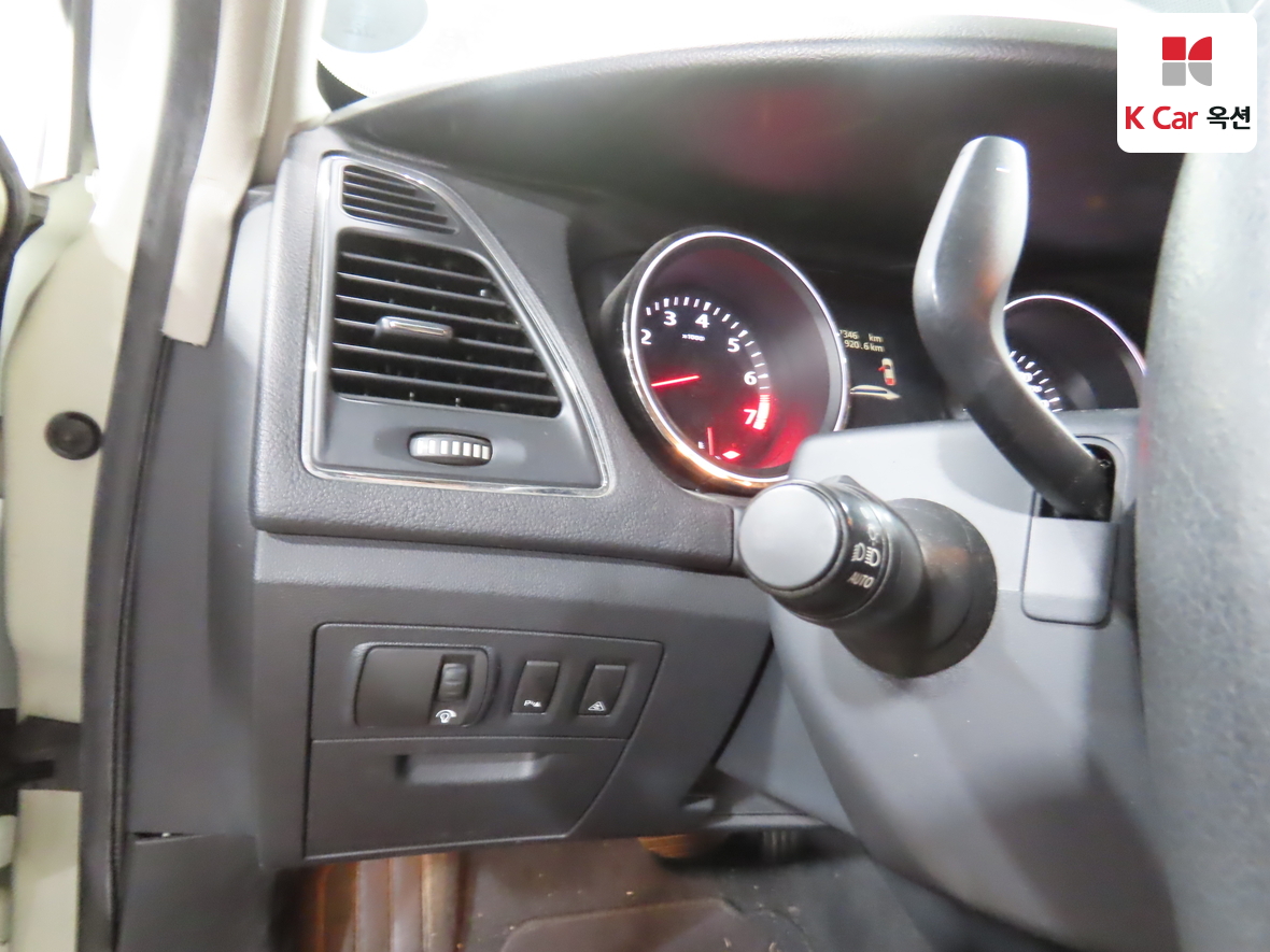 Renault Samsung SM7 2012 - Image 9