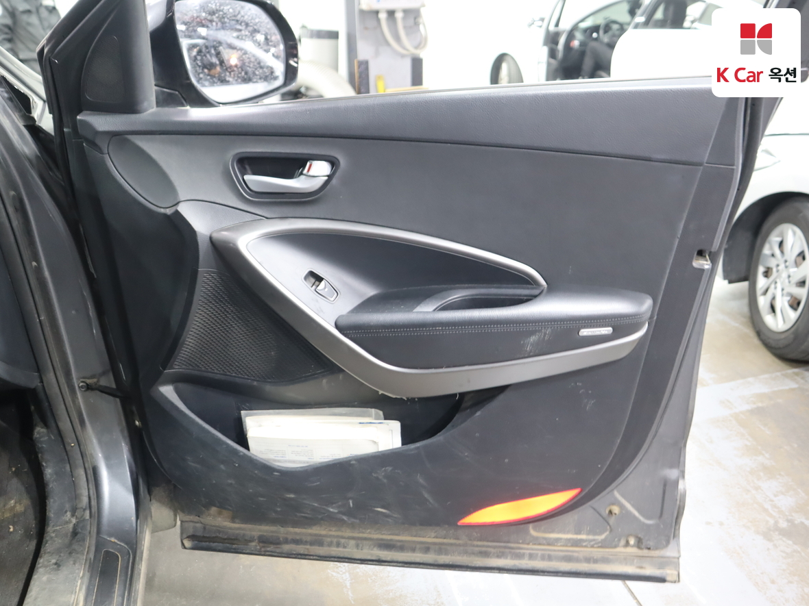 Hyundai Santa Fe 2016 - Image 30