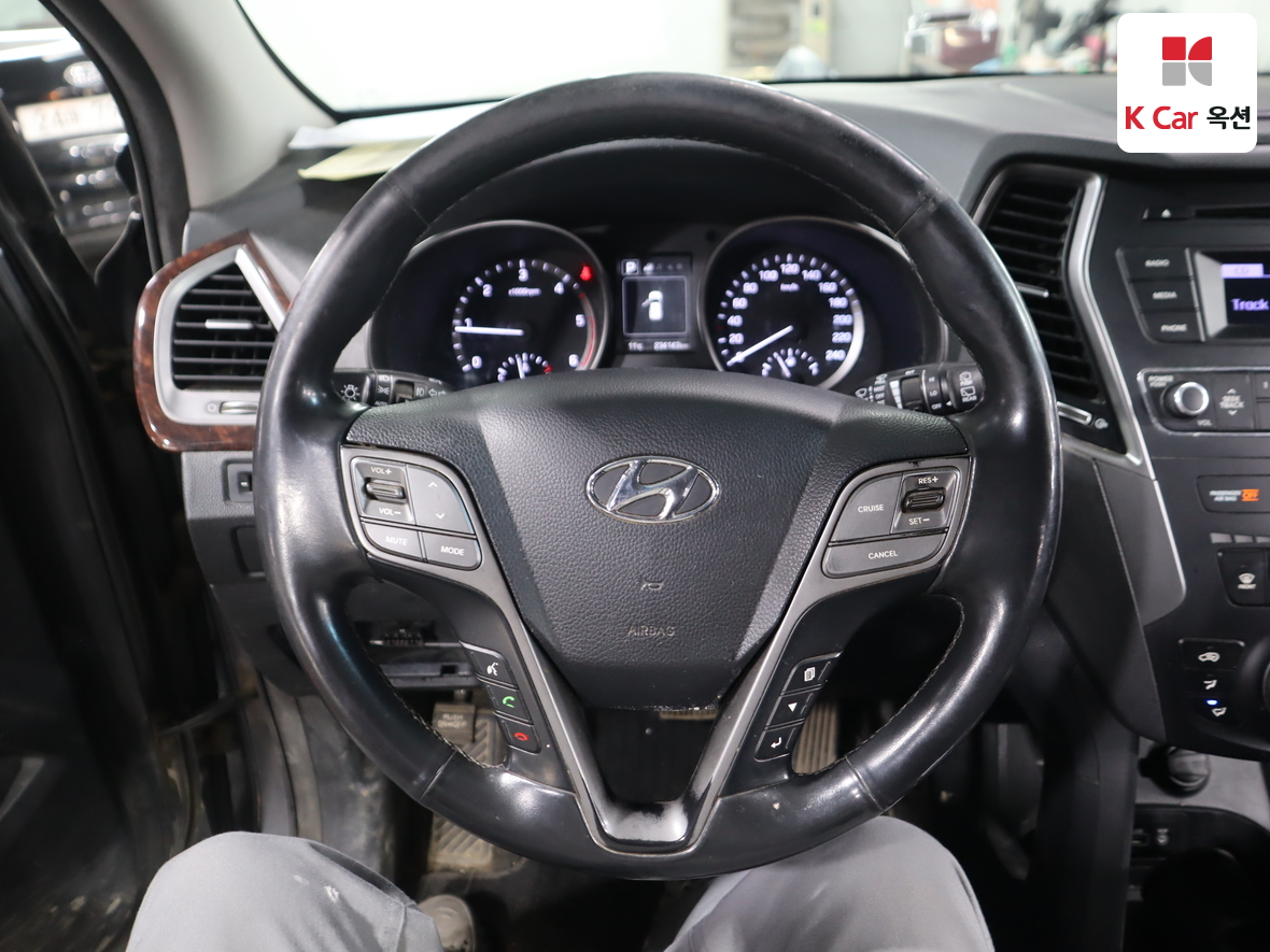 Hyundai Santa Fe 2016 - Image 10