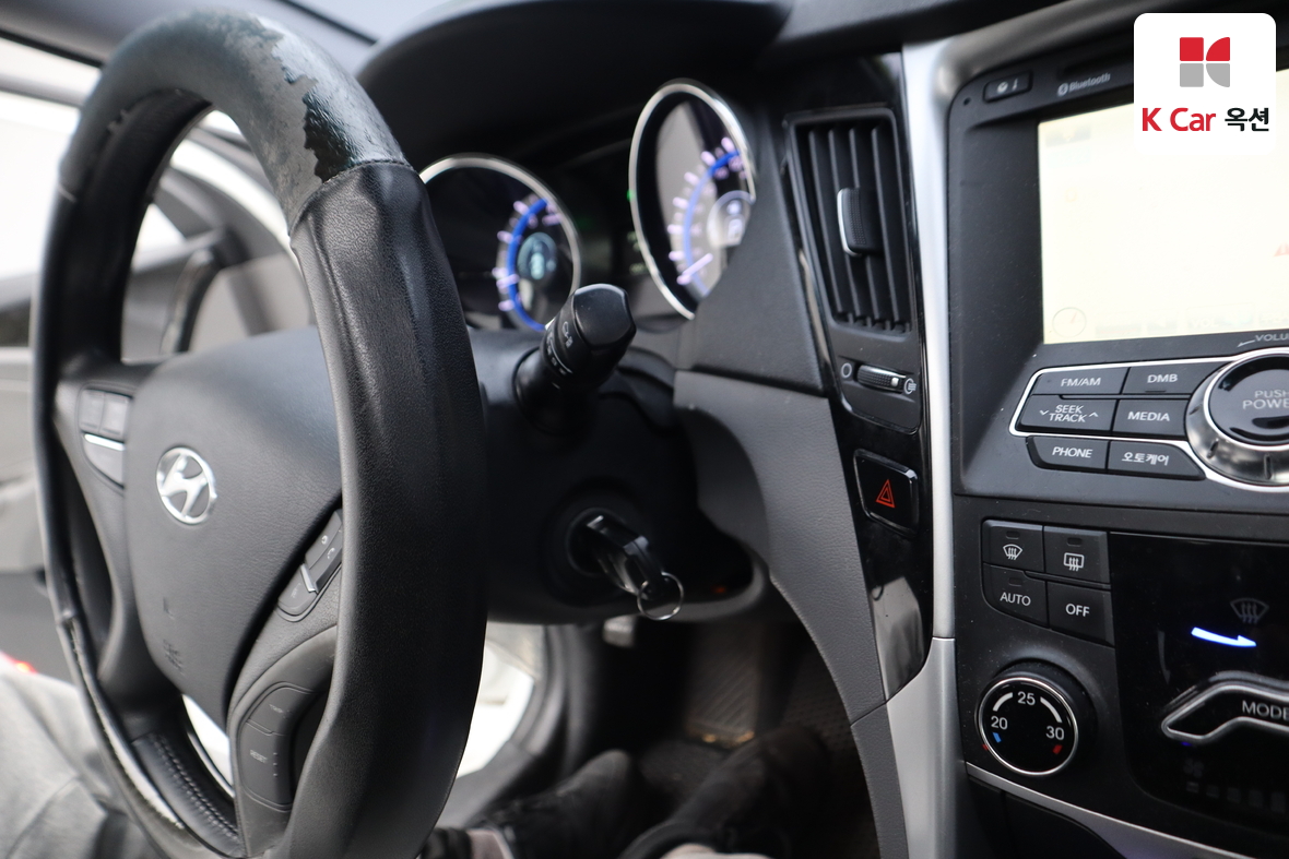 Hyundai Sonata 2011 - Image 11