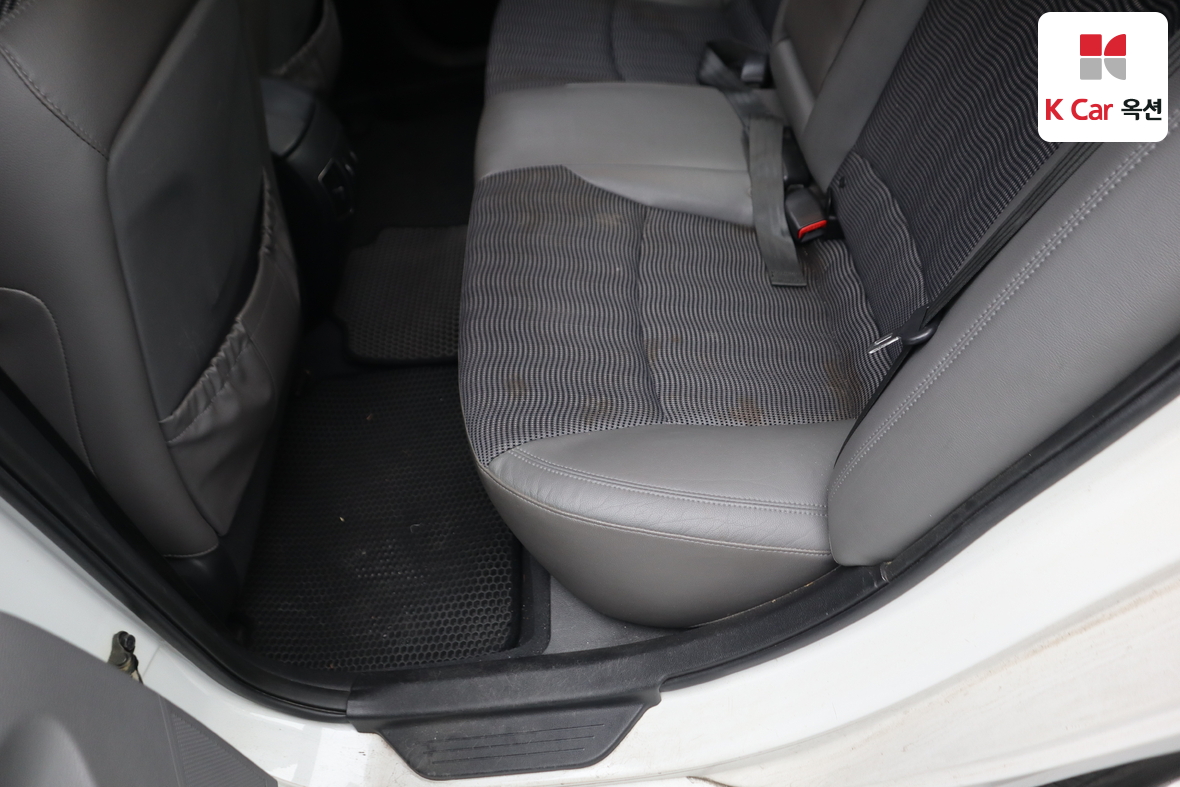 Hyundai Sonata 2011 - Image 26