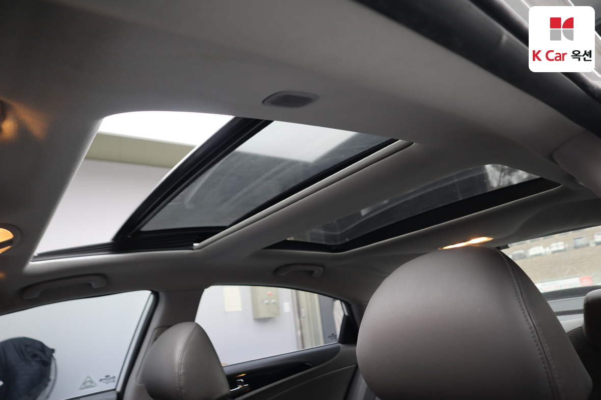 Hyundai Sonata 2011 - Image 23