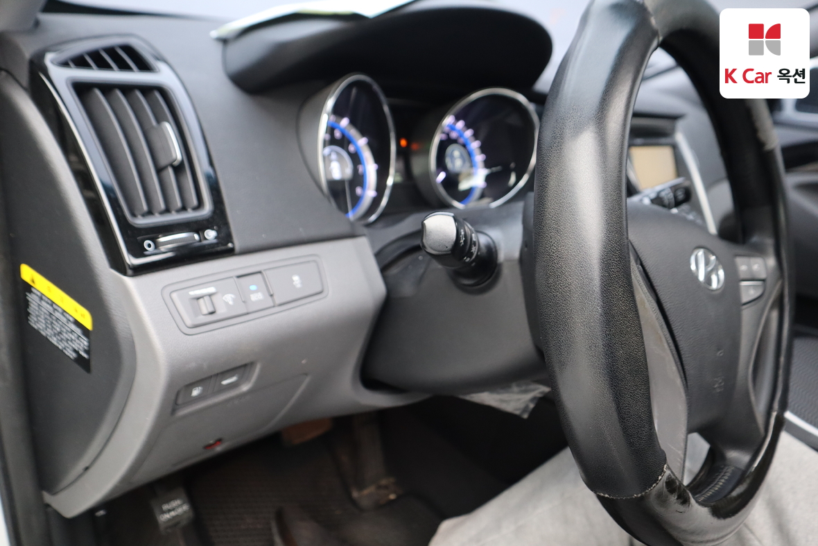 Hyundai Sonata 2011 - Image 9