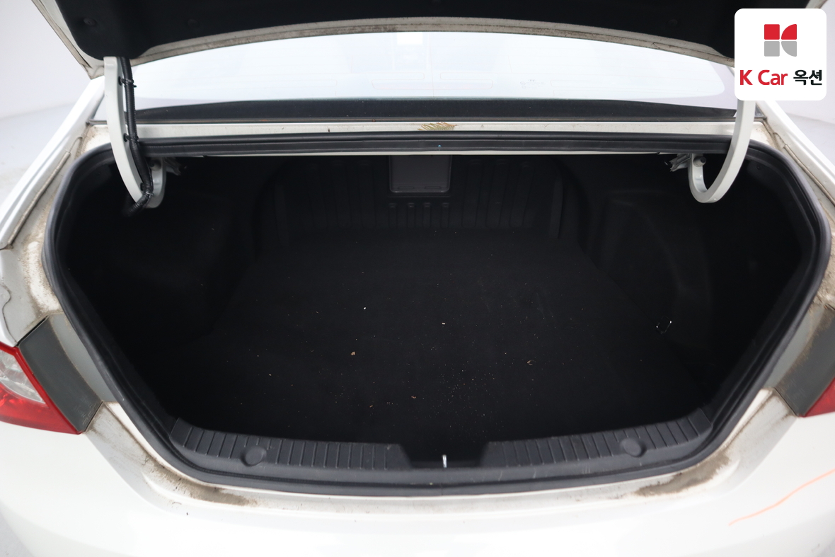 Hyundai Sonata 2011 - Image 28