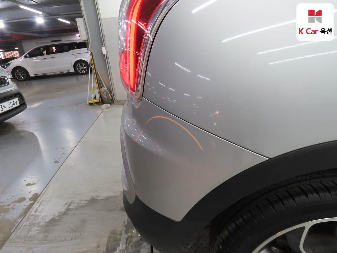 KG Mobility Tivoli 2016 - Image 39