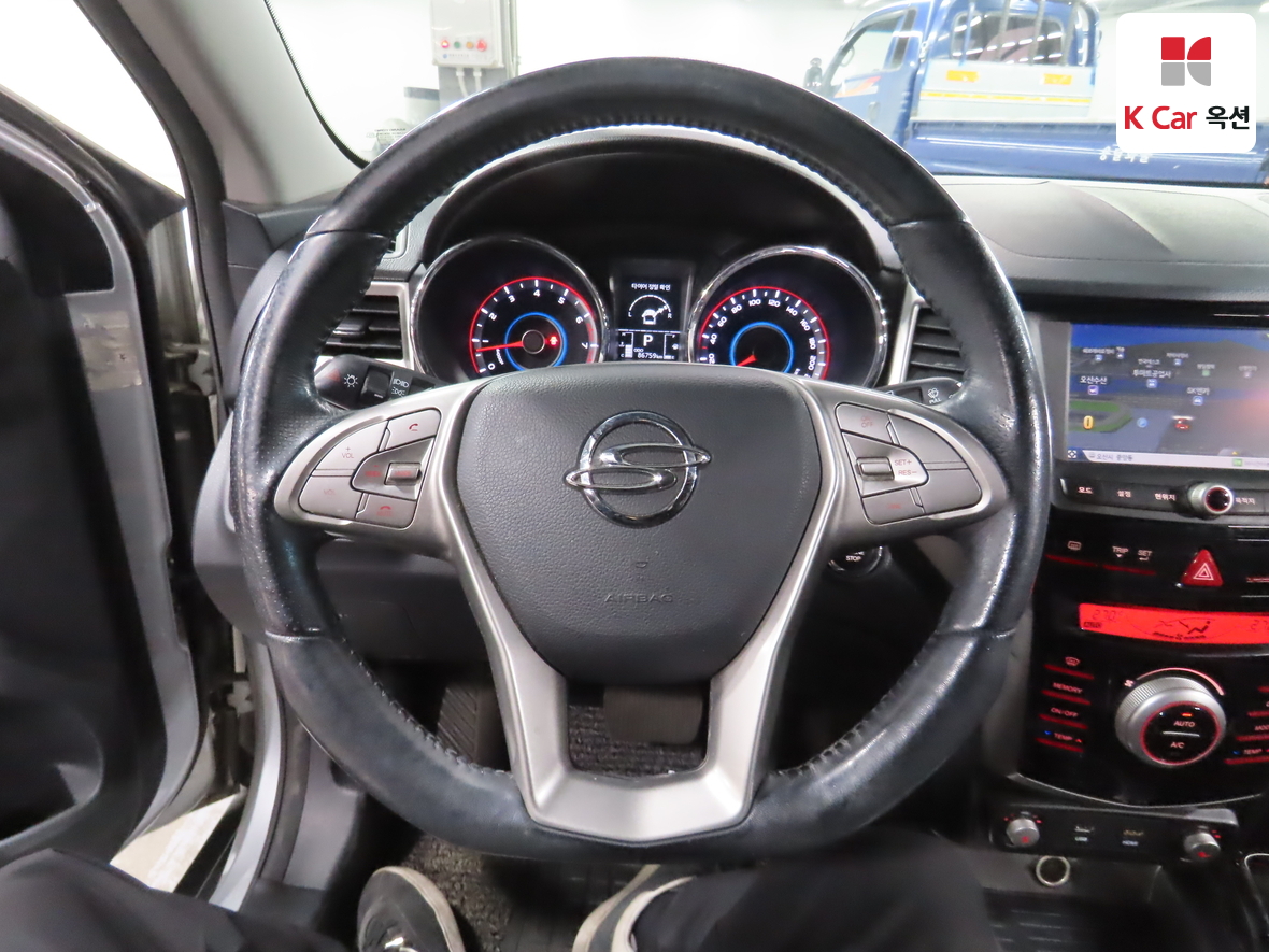 KG Mobility Tivoli 2016 - Image 10