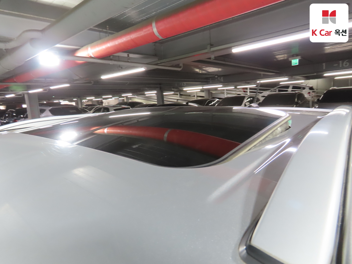 KG Mobility Tivoli 2016 - Image 23