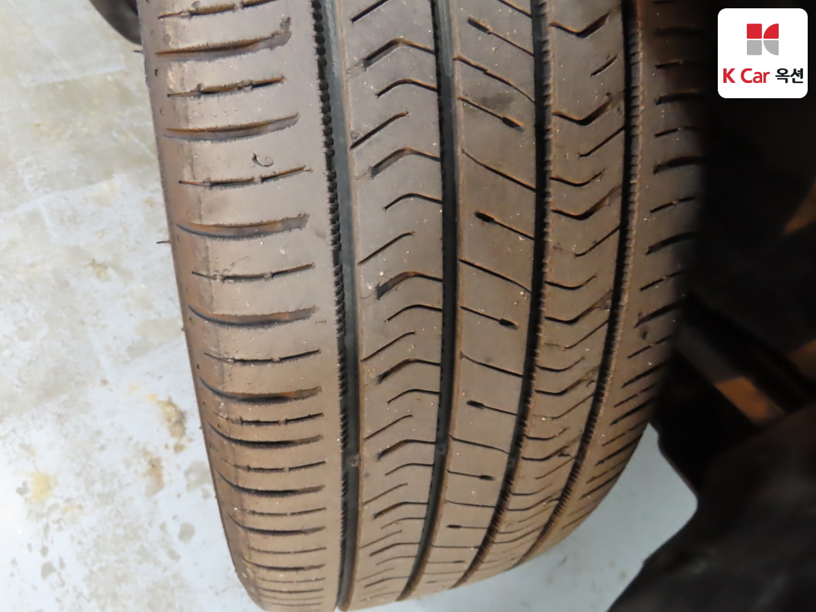 KG Mobility Tivoli 2016 - Image 33