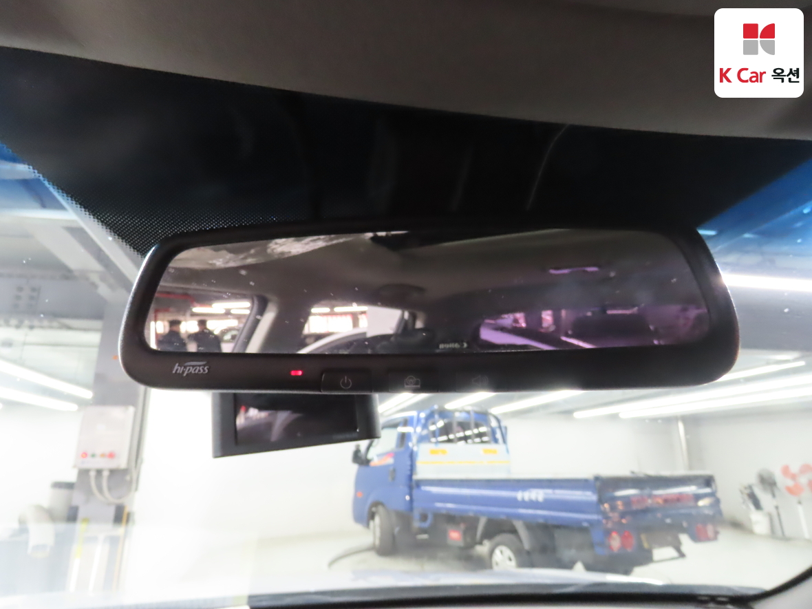 KG Mobility Tivoli 2016 - Image 13