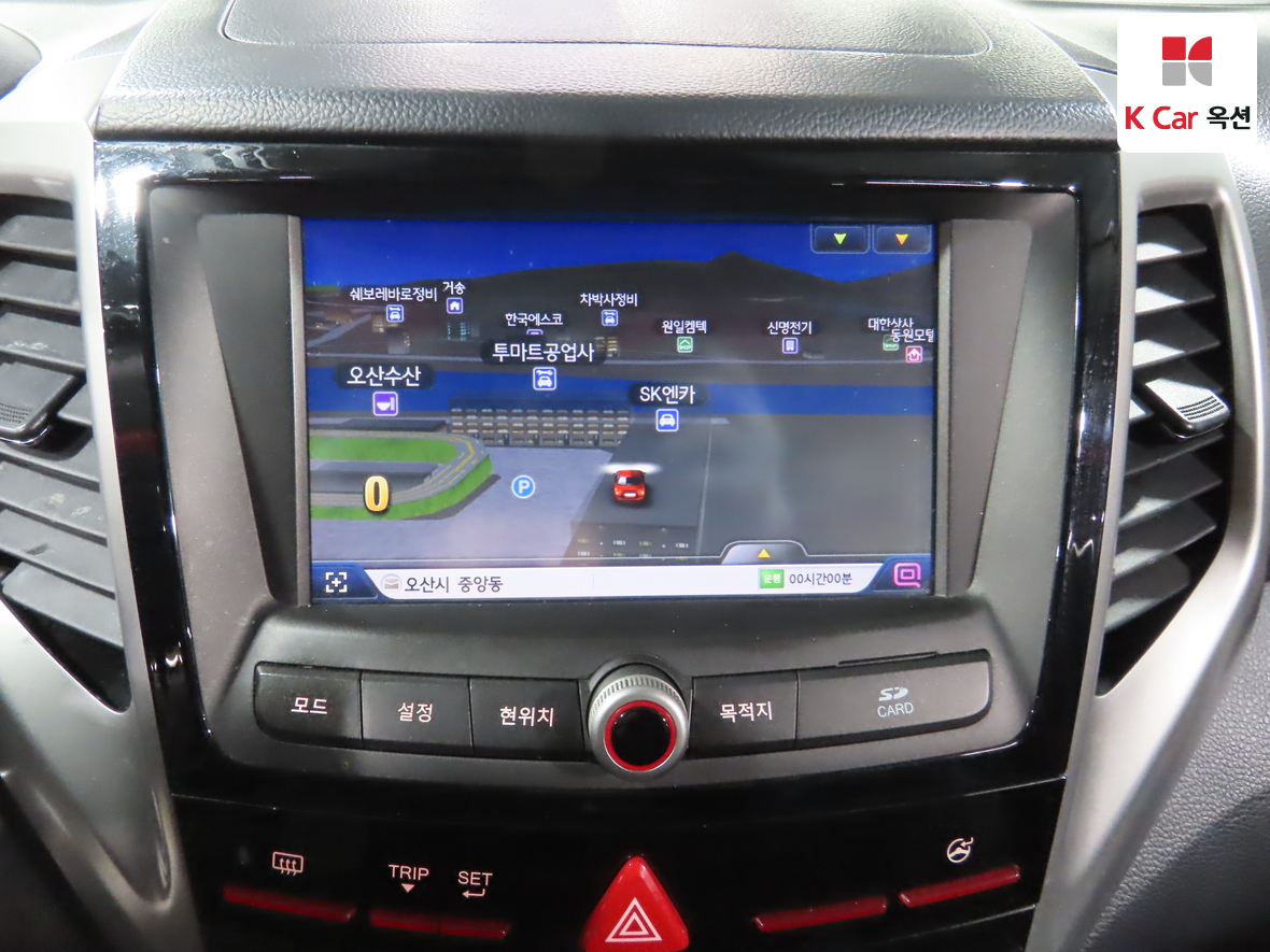 KG Mobility Tivoli 2016 - Image 14