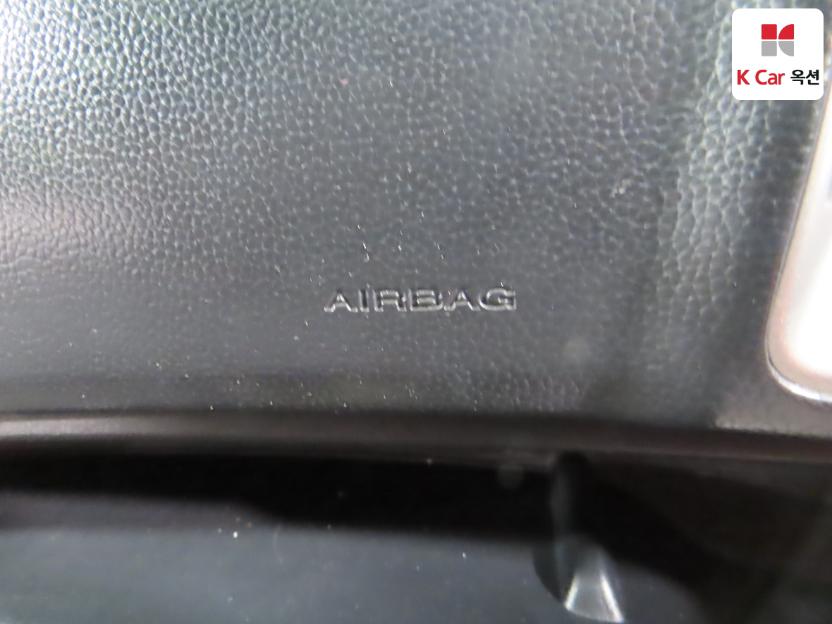 KG Mobility Tivoli 2016 - Image 32