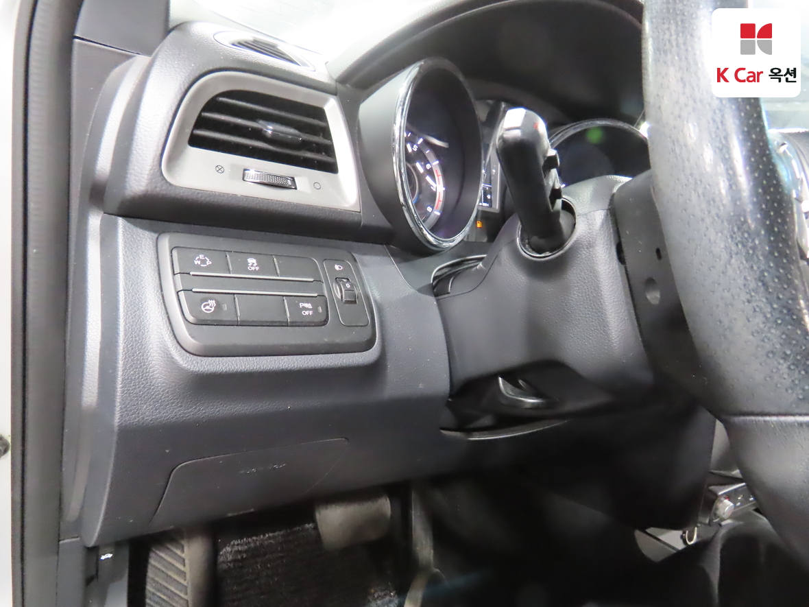 KG Mobility Tivoli 2016 - Image 9