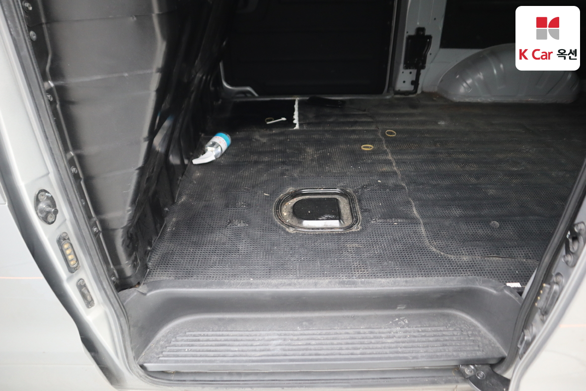 Hyundai Grand Starex 2020 - Image 20