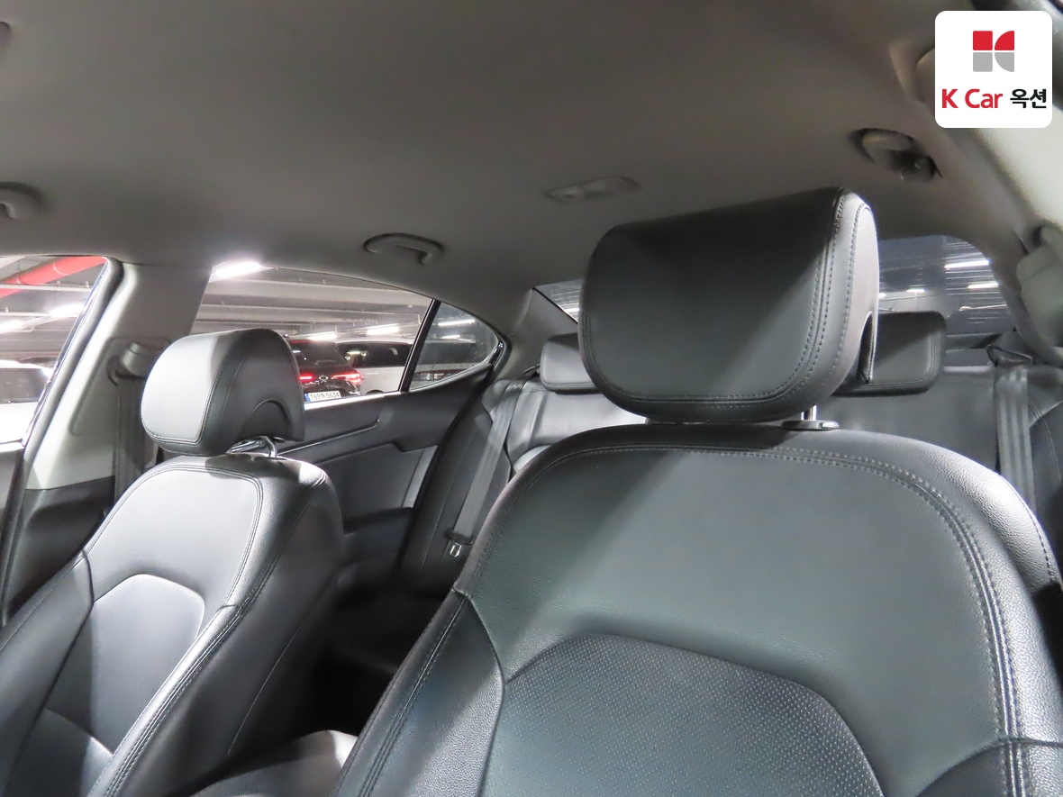 Kia K7 2010 - Image 18