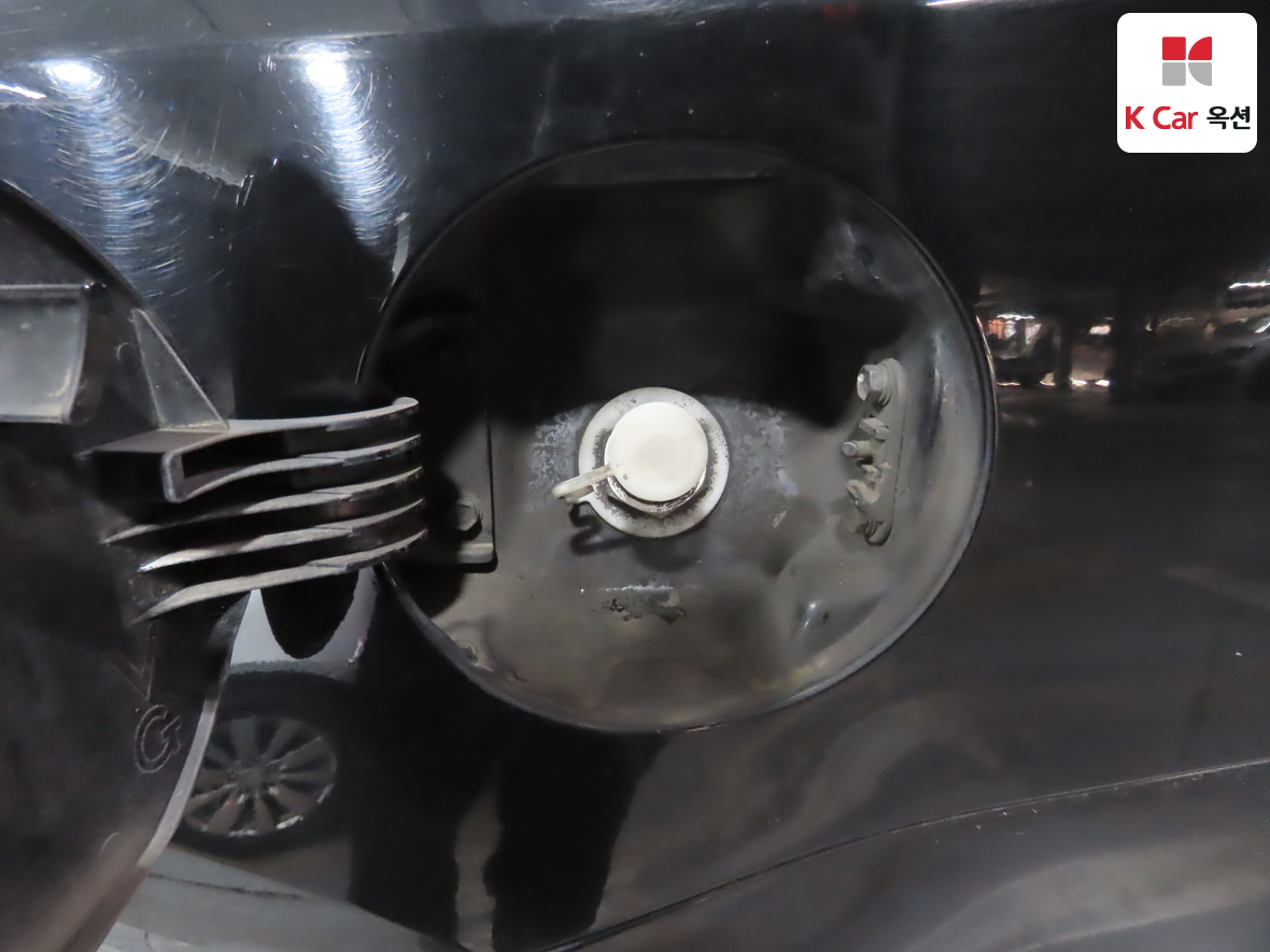 Kia K7 2010 - Image 23