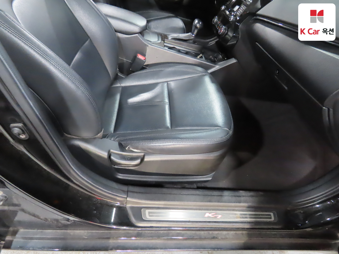 Kia K7 2010 - Image 28