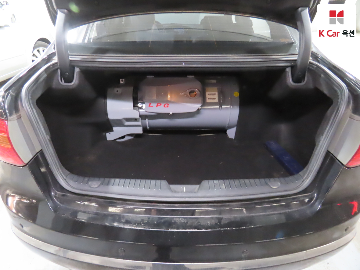 Kia K7 2010 - Image 24