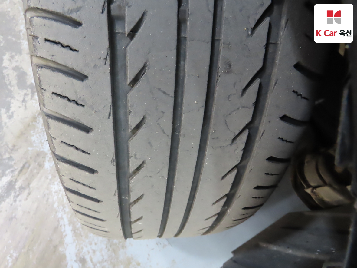 Kia K7 2010 - Image 31