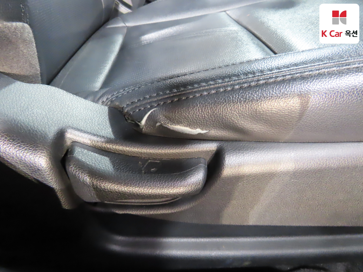 Kia K7 2010 - Image 29